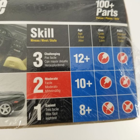 AMT 1998 GM Chevrolet Corvette Convertible 1:25 Model Kit Black L 2 Assembly Req - Picture 2 of 7